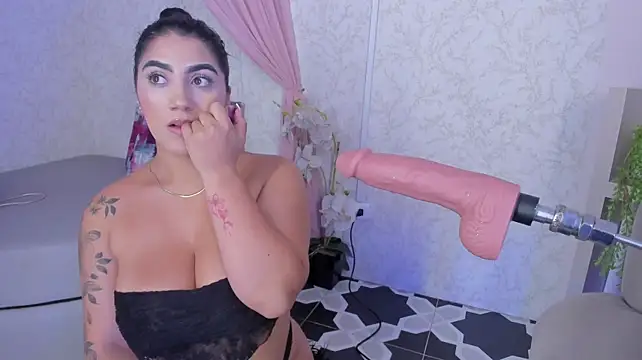 PaulinaDuarte - Fuck me in doggy + vibrate clit