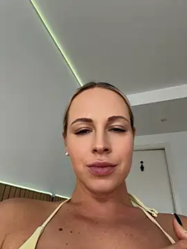 Streetdoll - play with naked tits