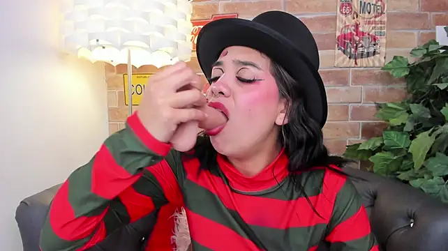 Foxy_hannah - Destroy face hair with saliva+bukake
