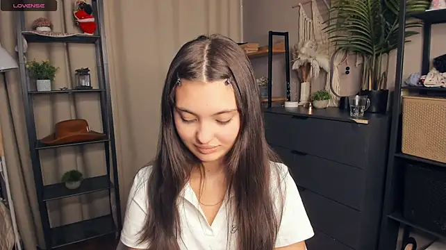 ReynaCarco - Flash bra and tease tits