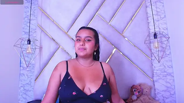 Grace_owen - Take off my short slap ass!