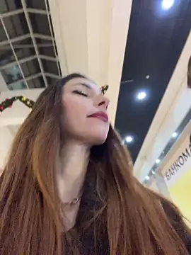AmelieCrystal - she pinches my nipples >_<