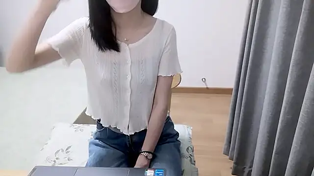 Yuhan116 - 脱光衣服身体站直秀身材 背对镜头裸背抚摸身体按摩私处3分钟