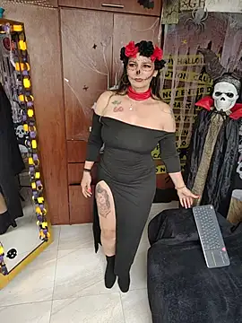 Marilyn_love6969 - Lift your dress and show your ass.