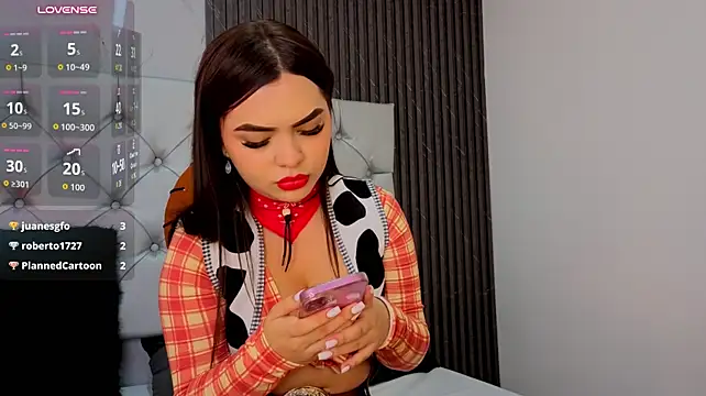 Carolinecheers - 1000