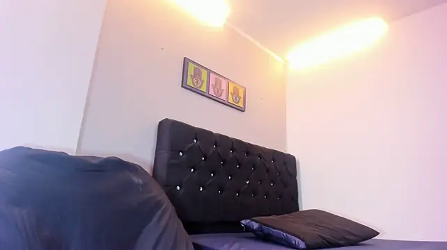 JennieRosse - fingers in the pussy