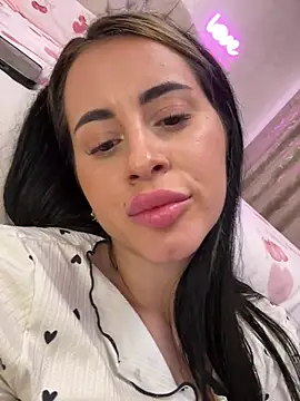 EllaXNoir - Fuck this kitty 😻😻