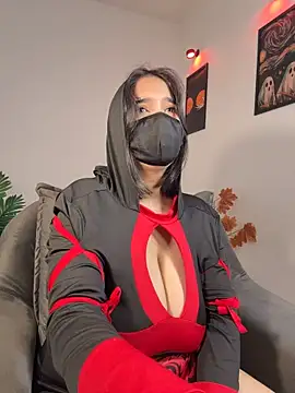 Tati_reyess - how looks your tits, naughty ninja?🥷