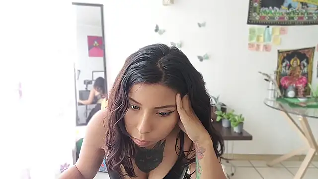 Ivihetaira - jugar con tetas