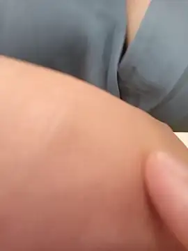 Lucy_colee - Show tits walk with tits out
