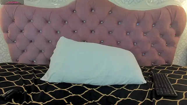 SaraCasas - fingers in my pink pussy veru deep