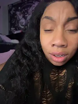 RoxieVoss - who tryna eat this pussy?