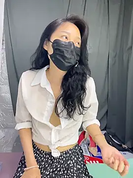 Nini_11 - 户外道具插入Inserting a dildo