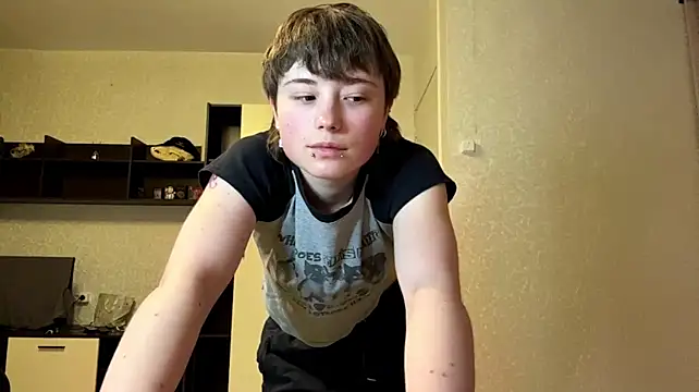Nellyts - show boobs