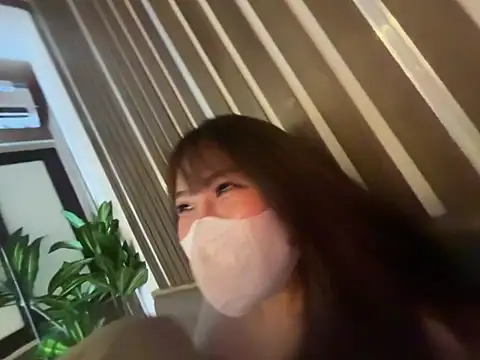 Your-Sunny - Khoả thân lắc đít