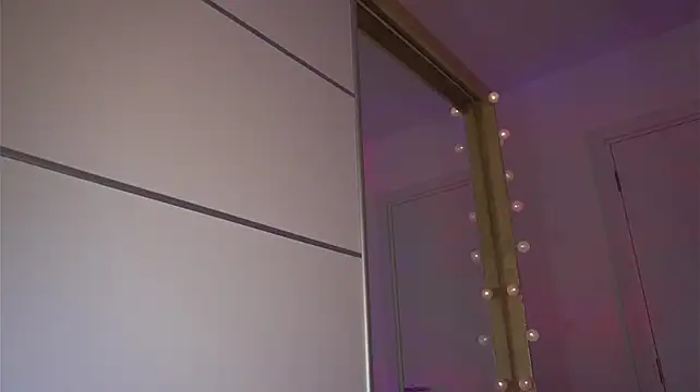 Cocosweetty - Naked for 10 min