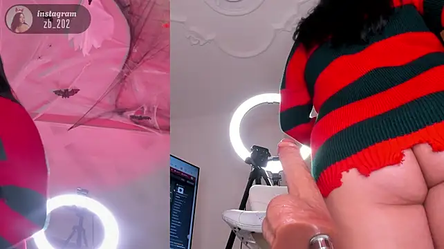 Zoe_backer - finger in ass🙈🥵