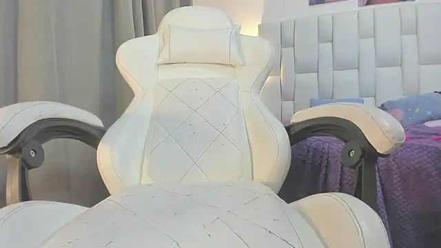 Mask_red_girl - TWO TOYS IN MY ASS