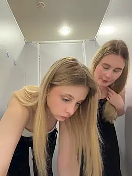 SiaLater - lastTIP chose who go OUT naked PUBLIC WC