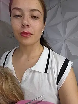 Emmasweet_Val - Muestra las tetas mi amor 🍒😈