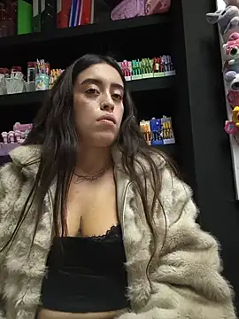 MissNyraSecret - Topless in public in store x 1 min