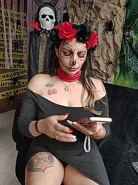Marilyn_love6969 - Show your naked boobs.
