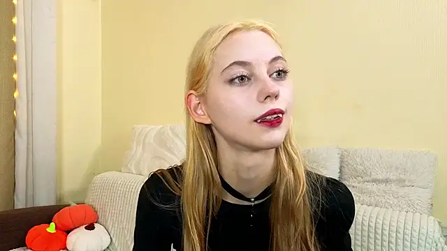 HarriettKitty - MAKE MY SWEET ASS RED LIKE HELL