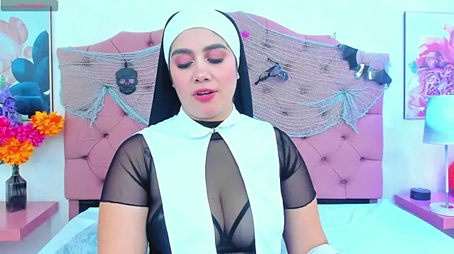 ThyaraJhons - naked +anal plug and twerk 🥵🌸🍑