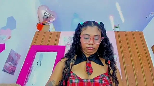 EllyBloom - oil on my body