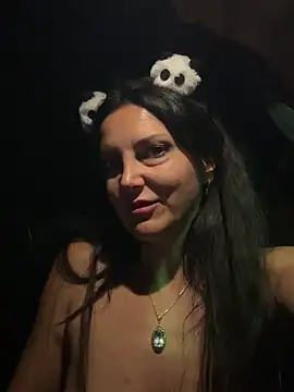 -OLYA- - Squirt in public
