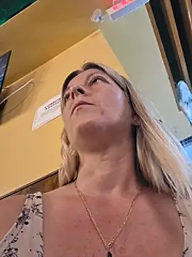 NikkiBlisss - Pussy spread PVT OPEN