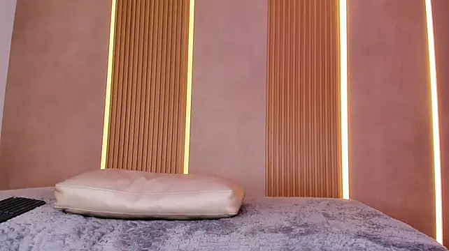 Emily_kovac - 🔥Naked Dance