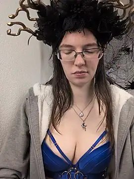 MrsCrazy18 - 🍆Dildo Handjob