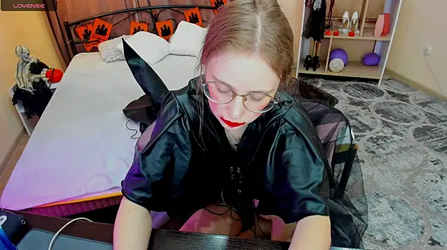 WhiteWingsDoll - Last tipper gets Halloween video🎃🎃🎃