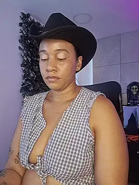EbonyHorrny - LIFT SKIRT 🔥💋