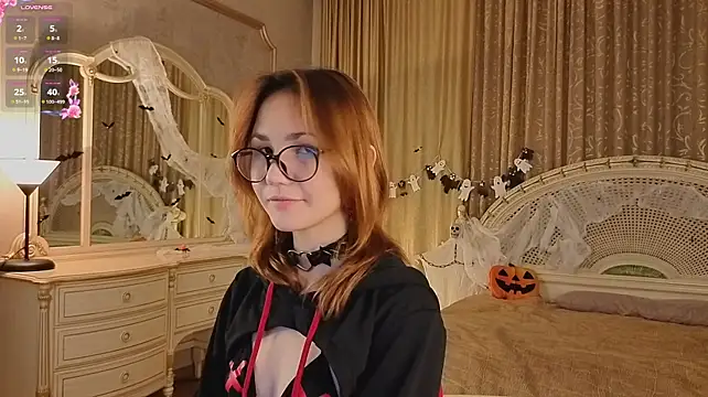 FrediaPfeiff - take off my top & tease u with straps <3