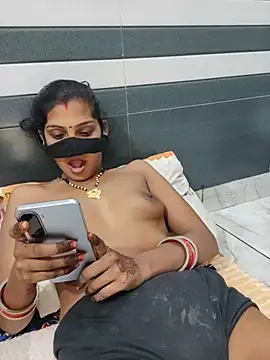 V_Hot_Sonam