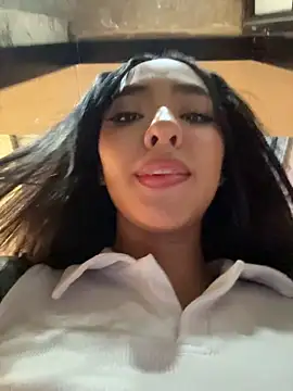 Sofi-jimenez - FUCK MY PUSSY WITH DILDO UNDERTABLE🔥💦