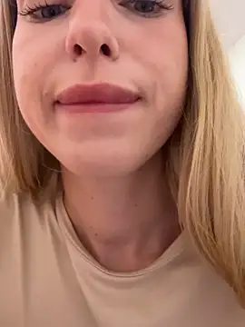 Kira_mia - MAKE MY PUSSY WET IN BURGER KING💗