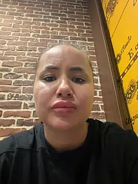 Beautydiamond - Finger pussy in the caffe