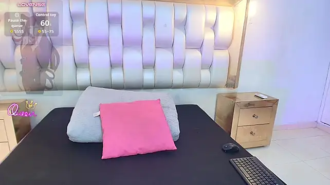 AprillRoss - rib my nipples and spit🔥