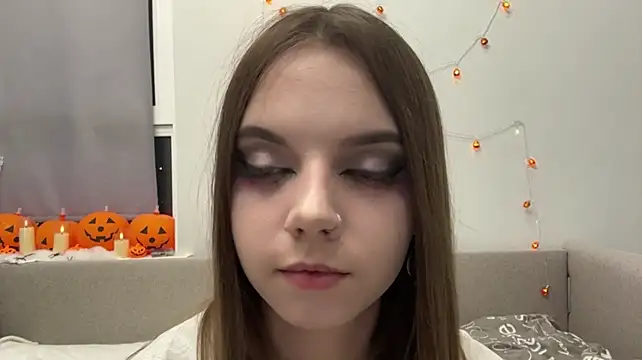 LisaPorse - show belly + show tongue
