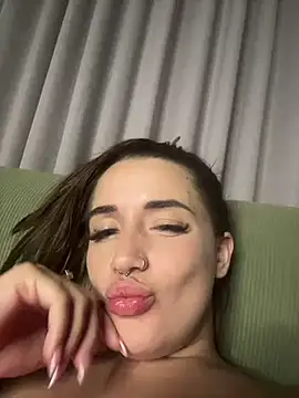 Baadievino - dildo video + sexy pics