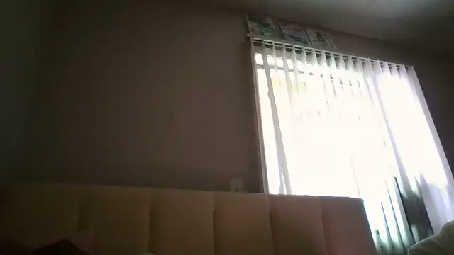 Madzbailey - Two toy squirt show
