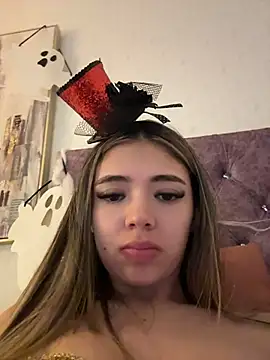 HoneyMollyX - FINGERING ASS RIDING COCK