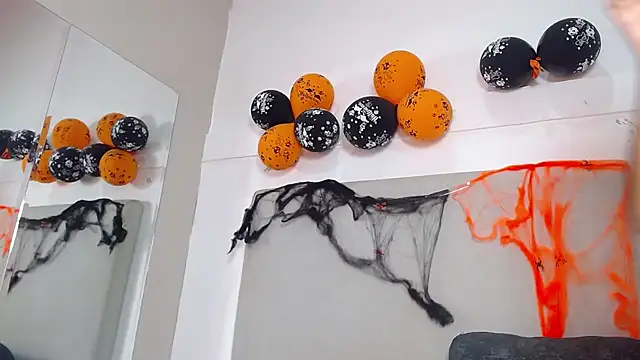 Queen_adhara - NAKED