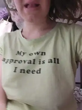 LaraBelle - I show my pussy in public
