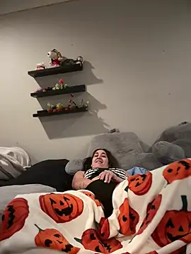 ThicBunz - HALLOWEEENIEEE