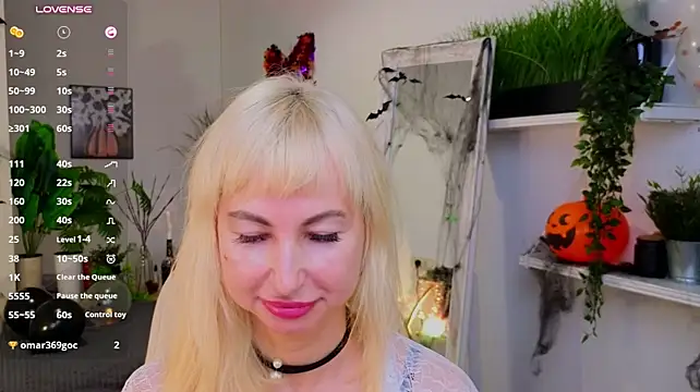 FlayBlondie - massage boobs