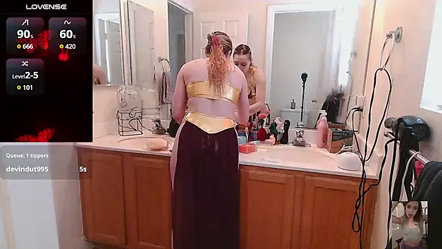 Blondiewithanass - double penetration